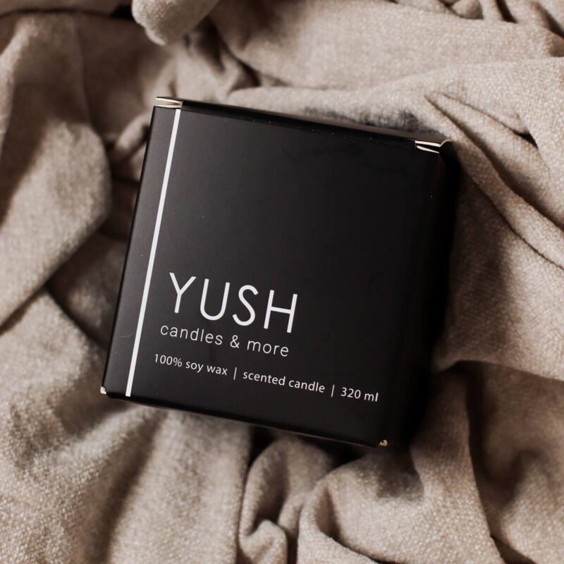 Drzewo sandałowe - świeca sojowa Sandalwood YUSH candles & more