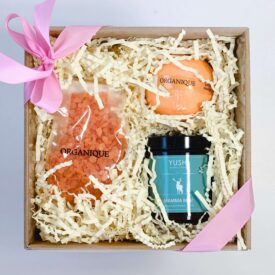 Zestaw prezentowy świeca zapachowa, kula do kąpieli i sól