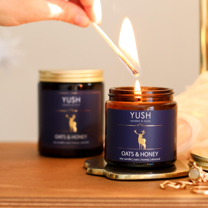 Oats & Honey świeca sojowa o zapachu owsianki z miodem